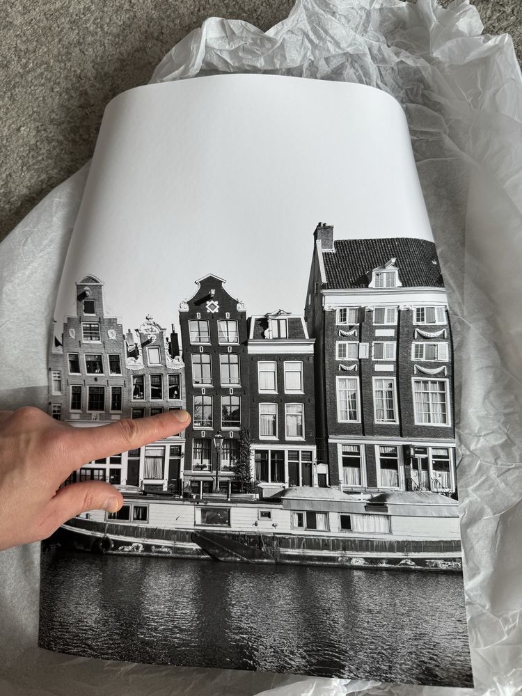 Dwa fotosy z Amsterdamu w ramkach z Passe-partout