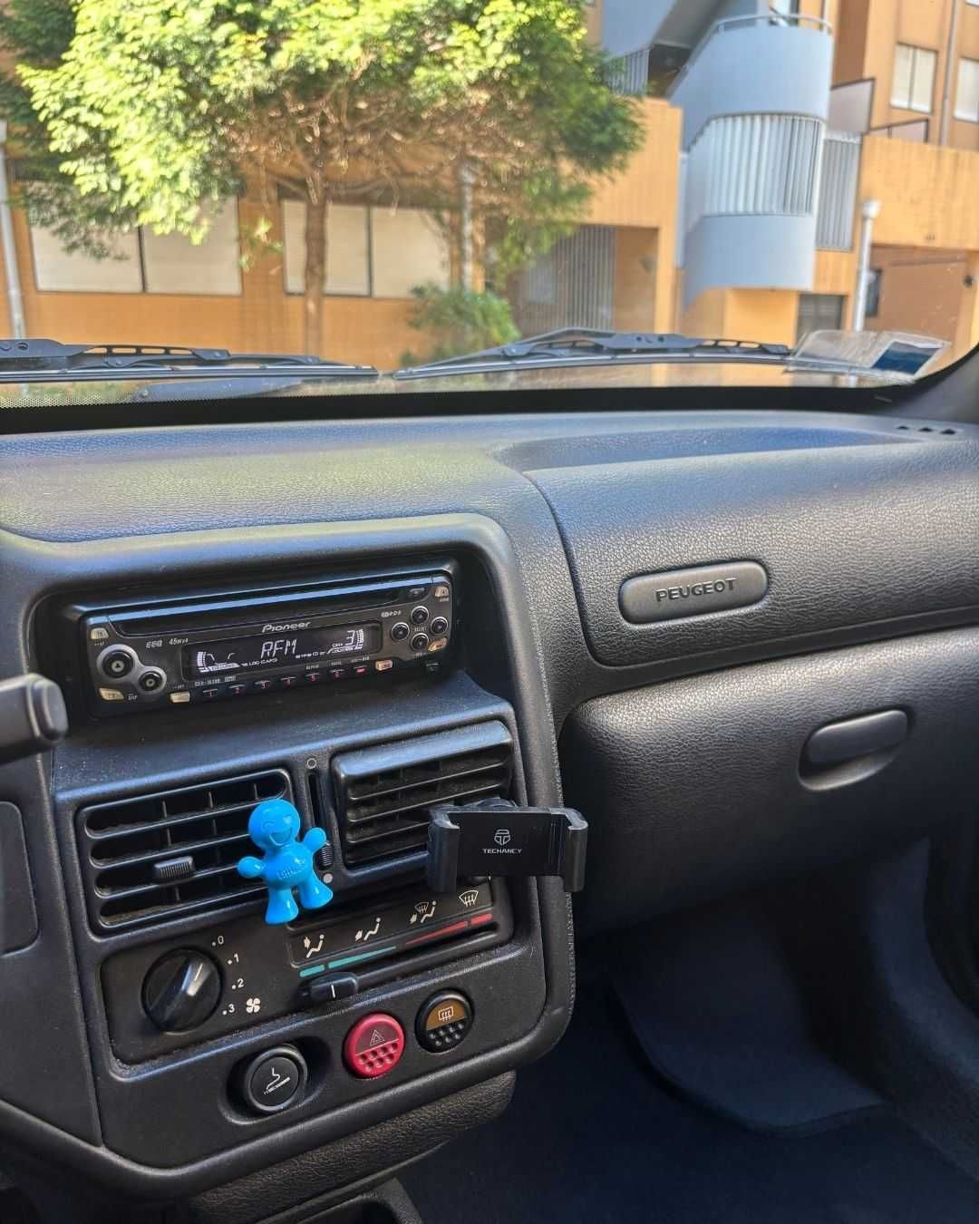 Peugeot 106 1.0 Gasolina (1998)