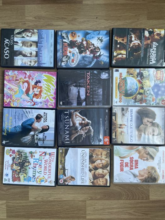 Lote de 91 DVDs e alguns celados