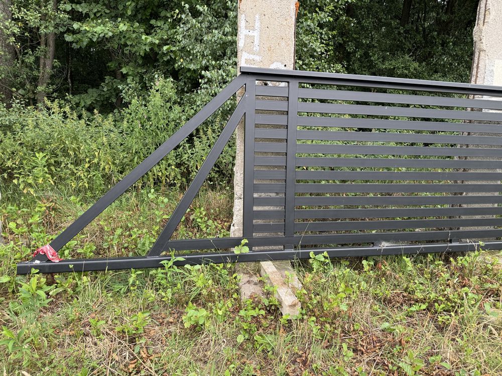 Brama palisadowa przesuwna prawa 5m czarny mat.