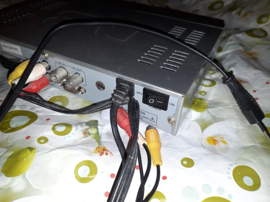 Спутниковое телевидение ТВ-ресивер DVB-T2 Б/У Star Track SR-75x t 2 t2