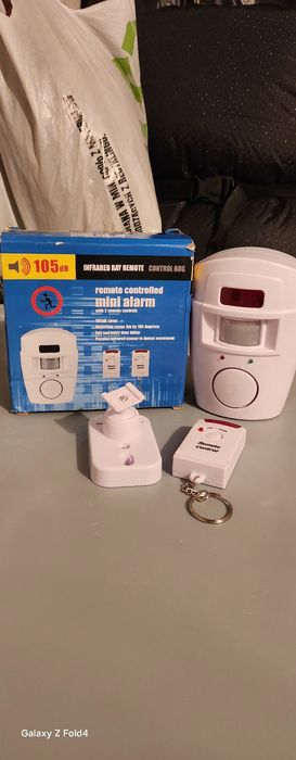Mini Alarm 105 Decybeli na pilota z czujnikiem ruchu