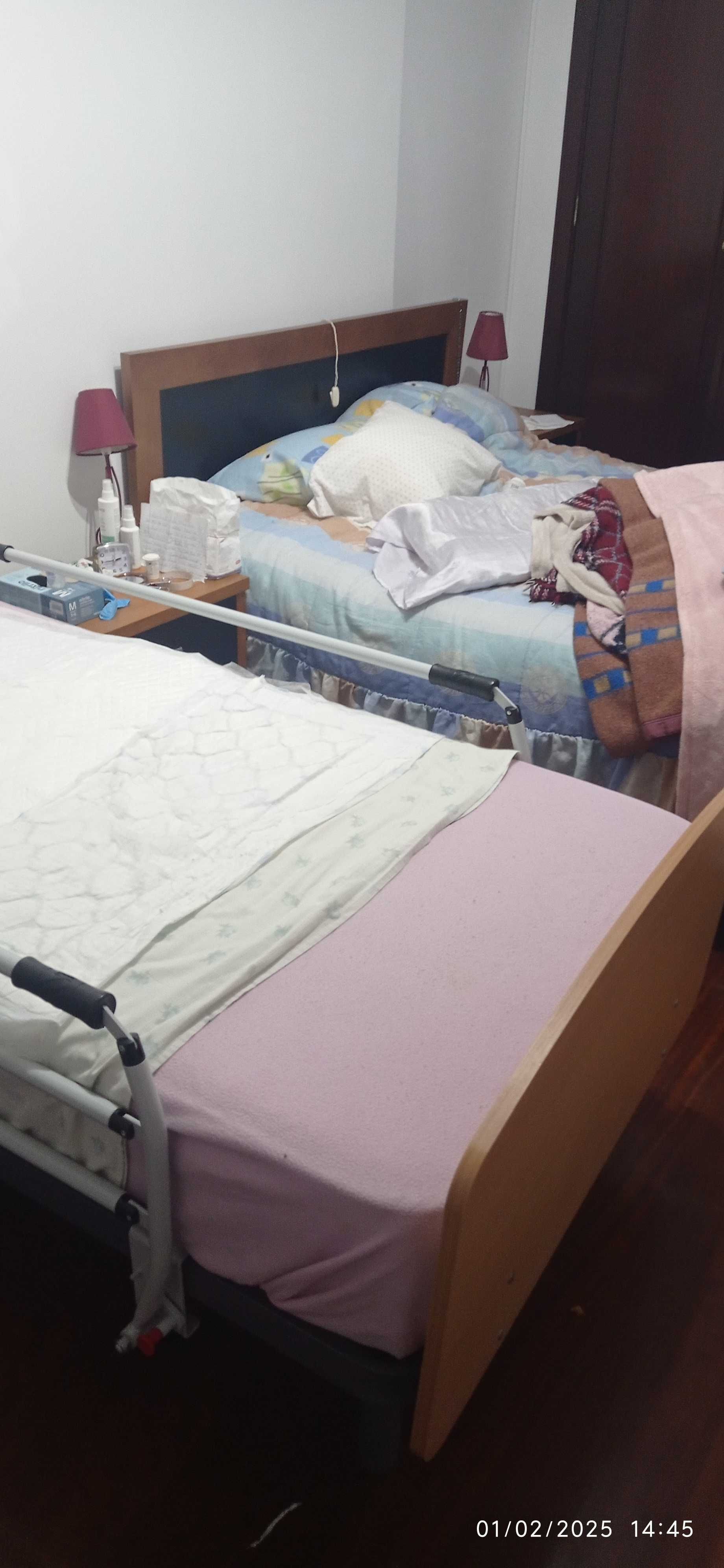 Cama articulada com colchão