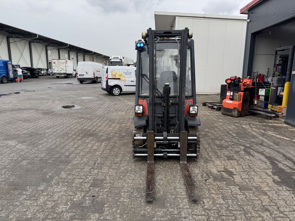 Wózek widłowy Linde H 25 T 2012 r 2500 kg kabina 315 cm 4 sekcje