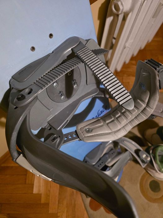 Deska snowboardowa 150cm z butami