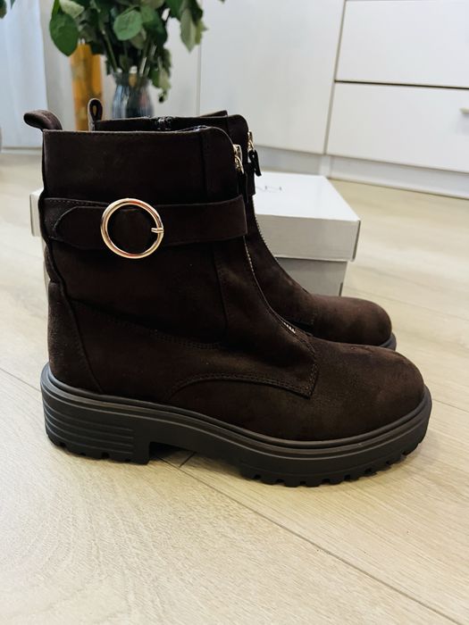 Черевики, нові, шоколадні