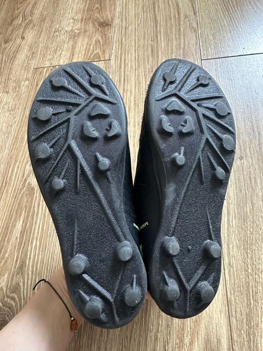 Buty piłkarskie dziecięce Kipsta Agility 100  r. 34 korki