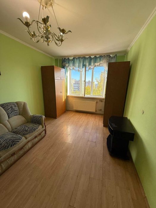 Продається затишна 1-кімнатна квартира на Озерні!