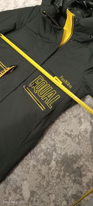 Зимовий жіночий пуховик