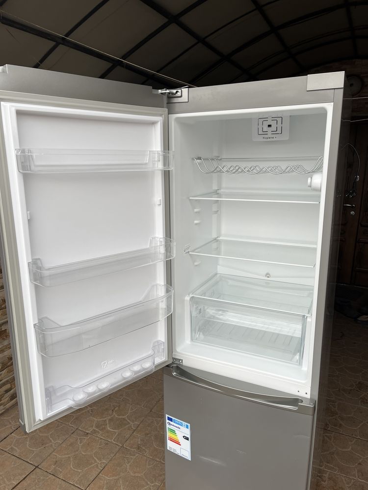 Холодильник Bauknecht Вис 185 см.Шир 60.