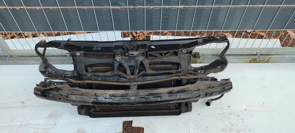 Pas przedni kompletny VW bora 1.6 benzyna chłodnica