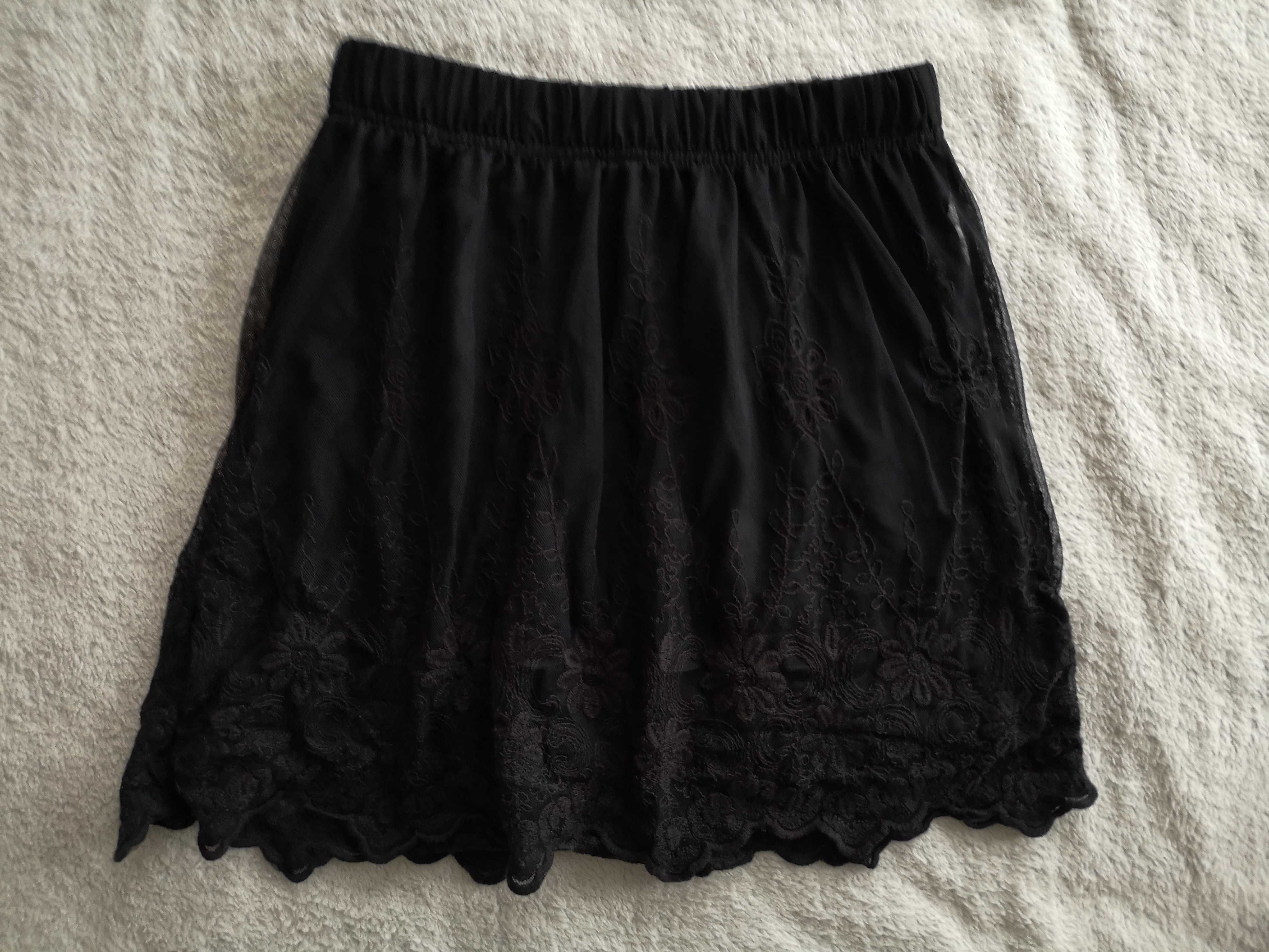 Czarna elegancka koronkowa haftowana spódnica w kwiaty Vila Clothes 34
