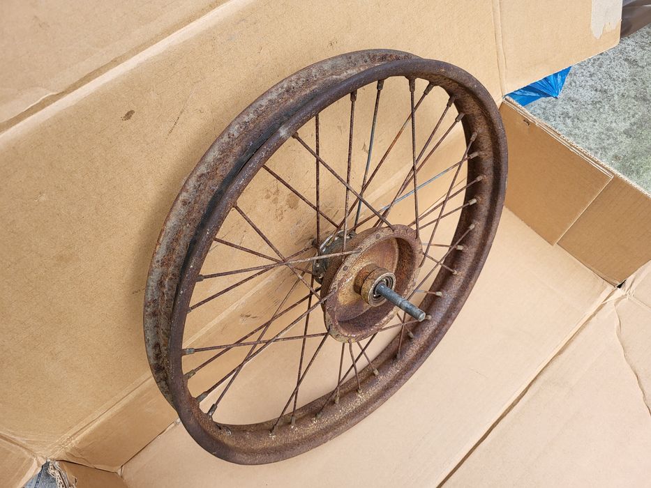 Koło WFM 125 M06 przód przednie kompletne Bęben piasta WSK oś SHL