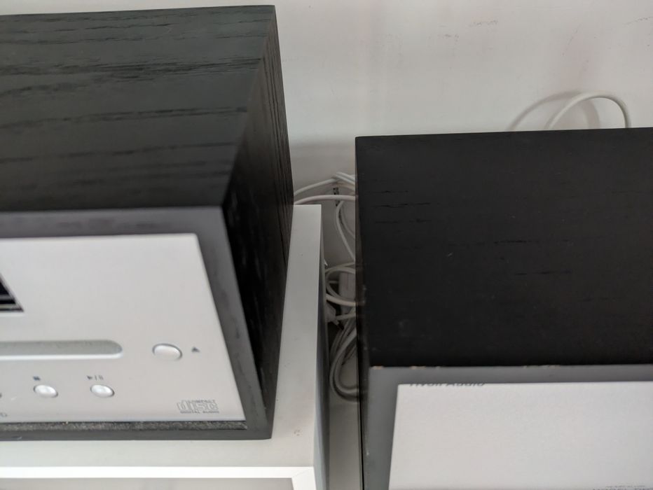 Tívoli Audio Model 2 completo