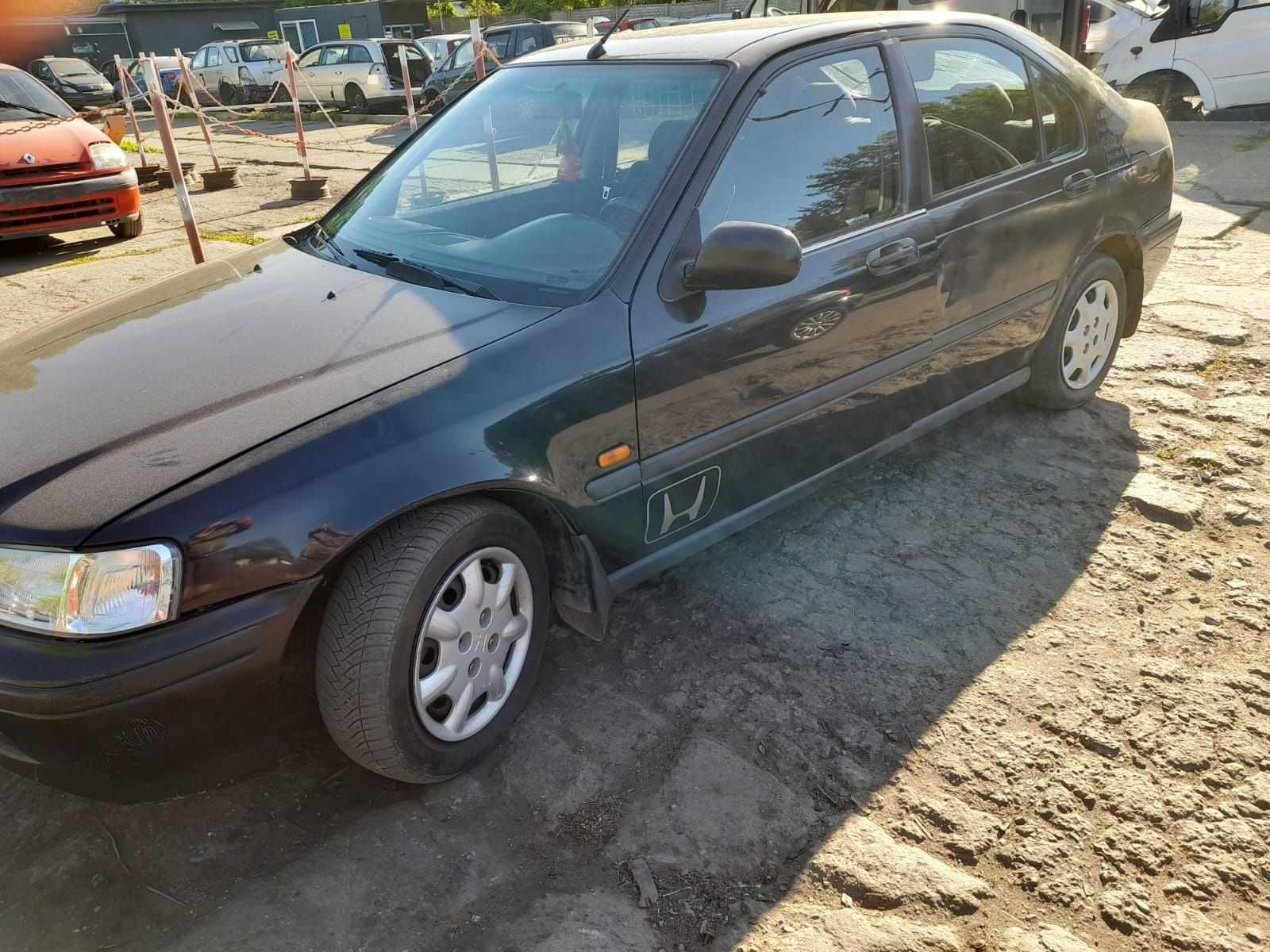 Honda Civic 1999r. 1.4benzyna 66kW/90KM maska przòd 257/24