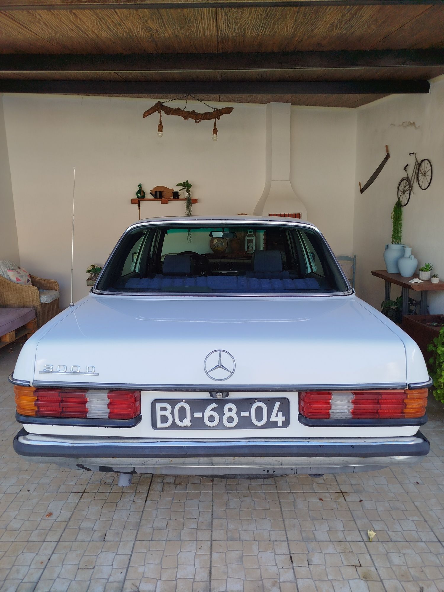 Mercedes W123 300D
