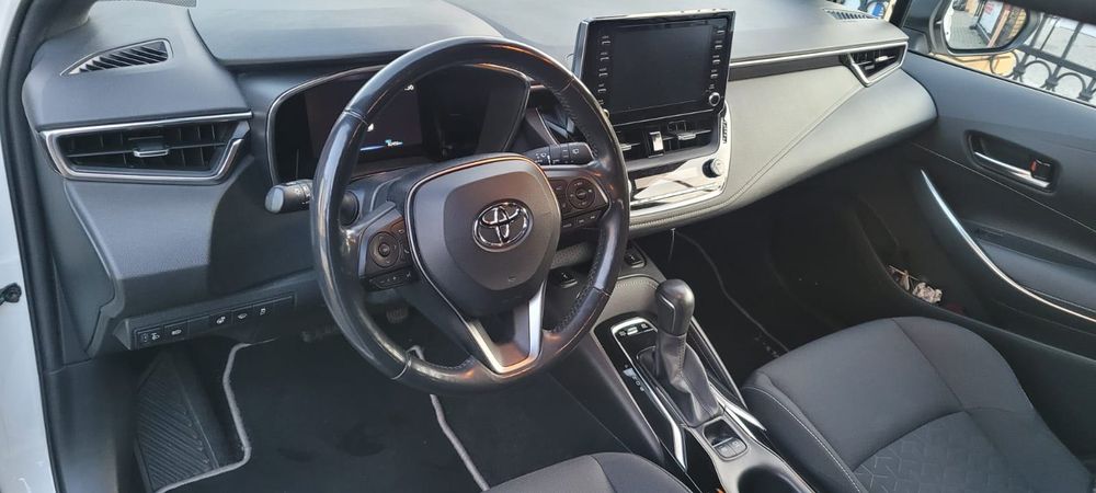 Tojota Corolla 1.8 hybryda