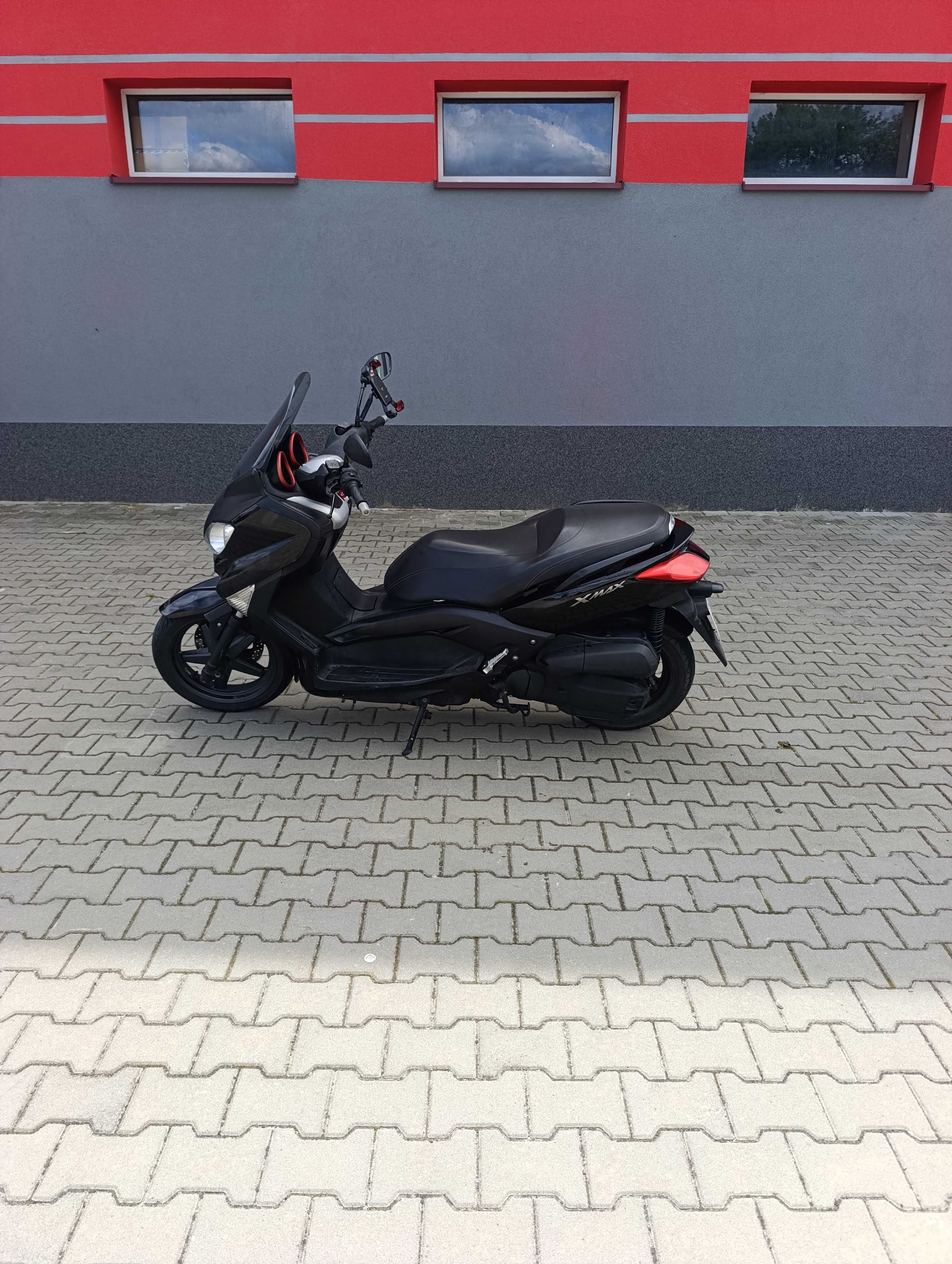 Yamaha x max 125