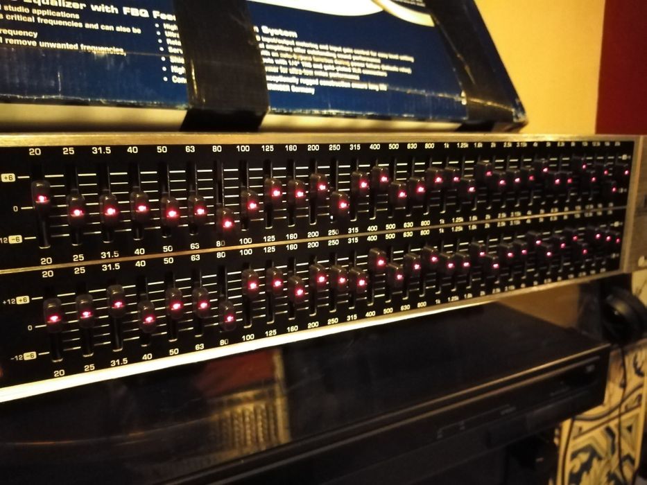 Behringer equalizador profissional de 31 bandas
