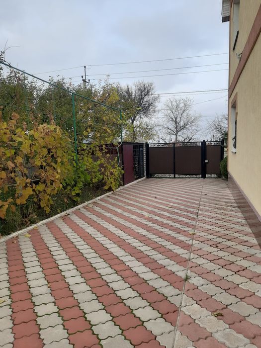 Продаж будинку на селищі Гірничному