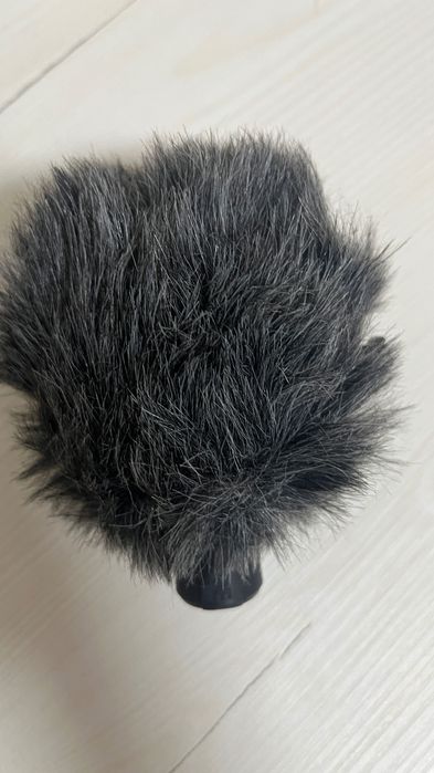 Microfone Rode VideoMic Me-L para iPhone + Tripé