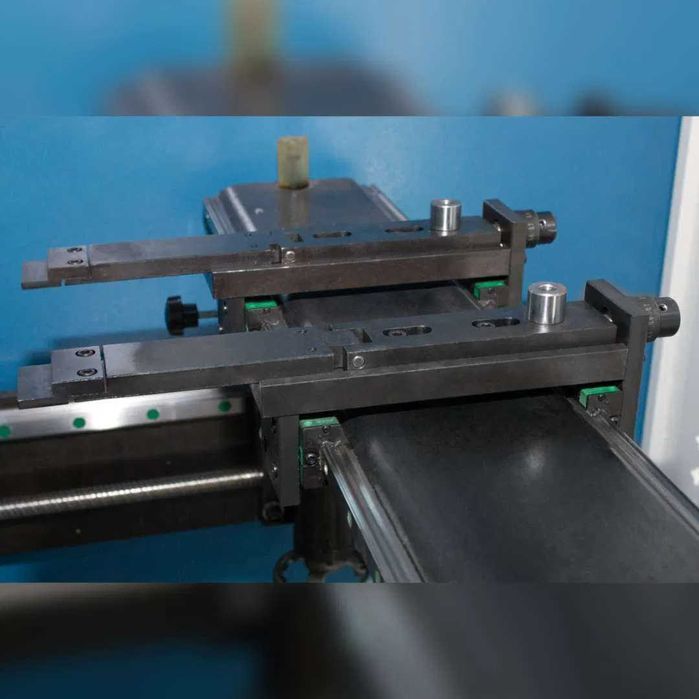 OD RĘKI Hydrauliczna prasa krawędziowa CNC krawędziarka 63x2500 OT-41