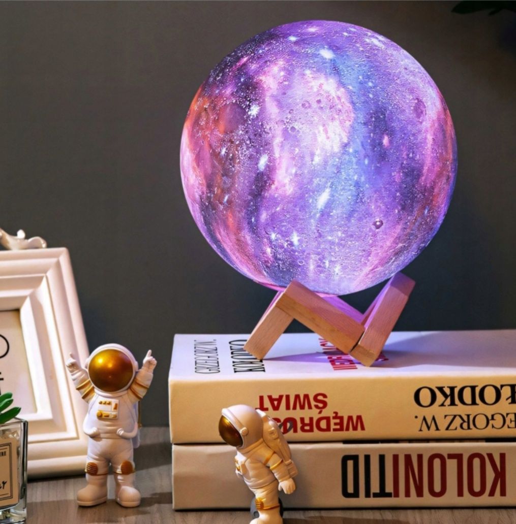 Lampka Księżyc 3D 14 cm – 16 kolorów, RGB LED, pilot, dotykowa, dekora