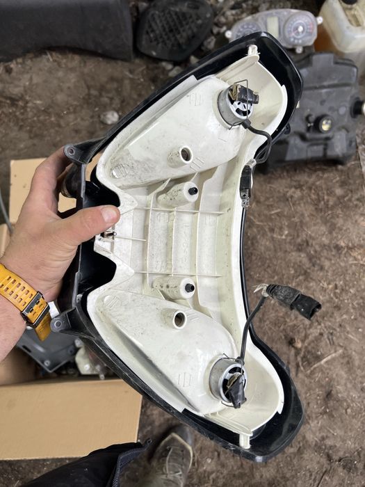 Yamaha majesty 125 lampa przedni reflektor