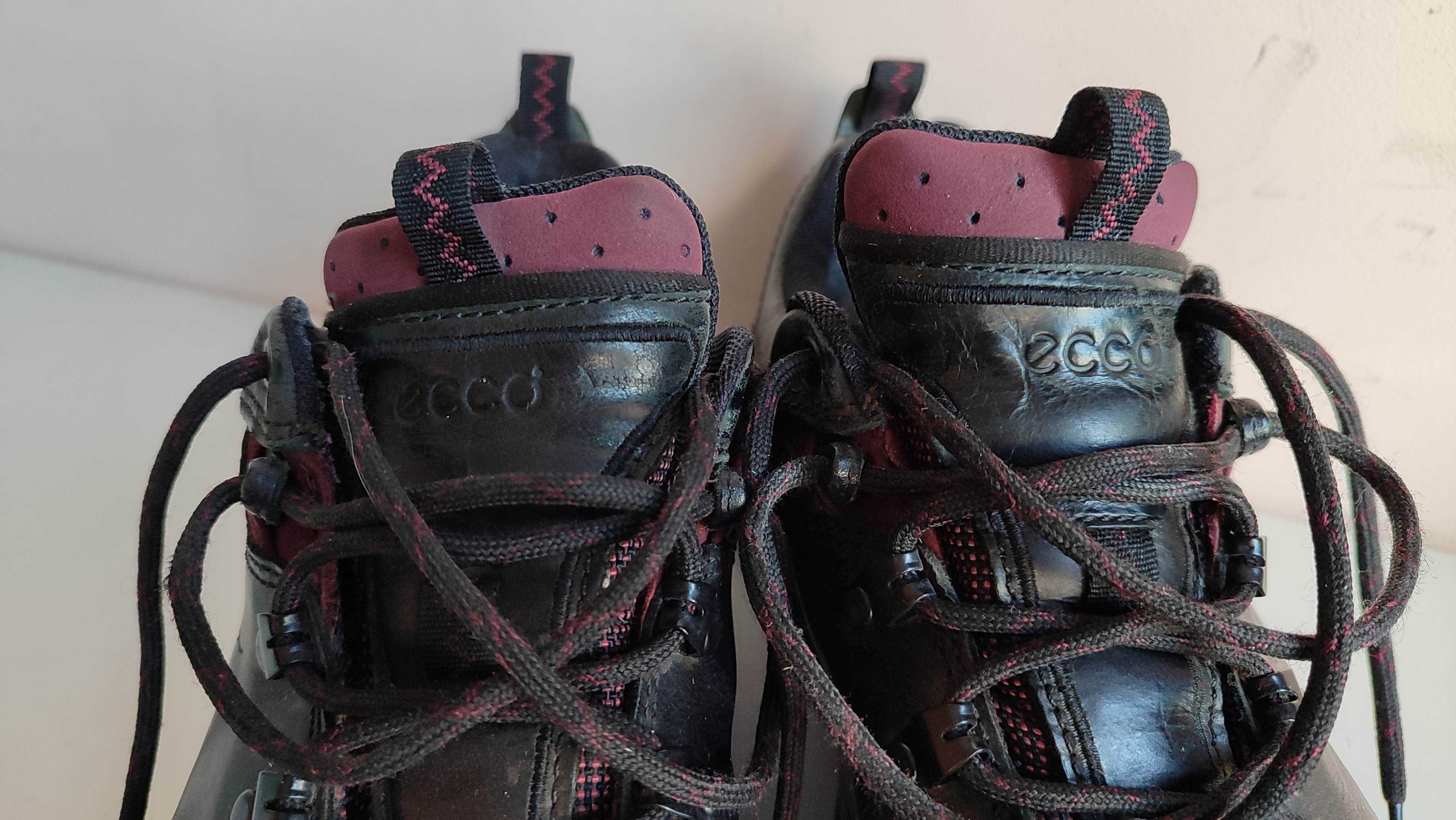 Кросівки Ecco Yak з системою Gore-tex з натуральної шкіри