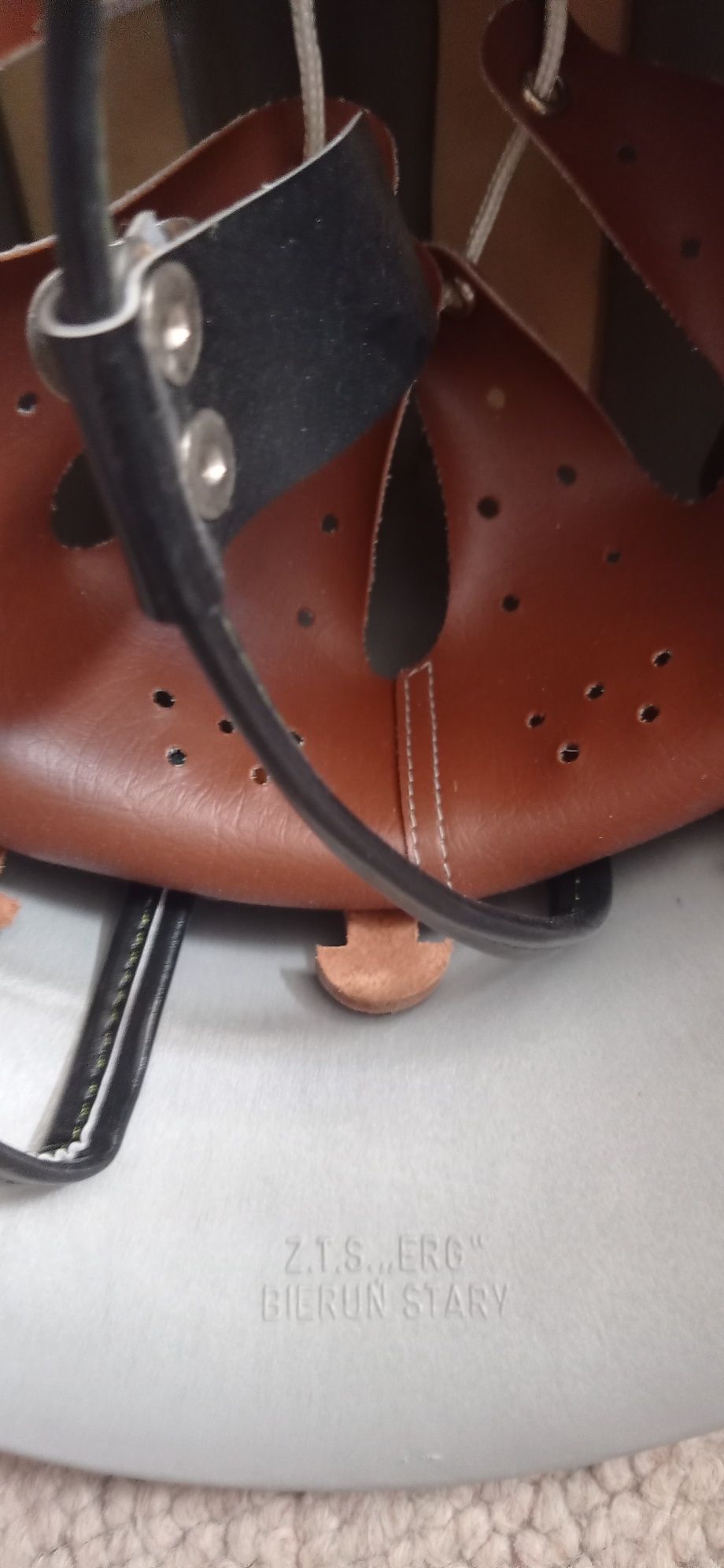 Hełm kask strażacki PRL Bieruń Stary BDB