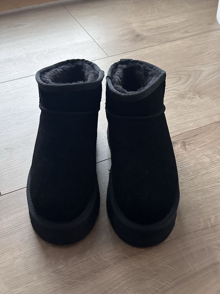 Czarne śniegowce ocieplane UGG