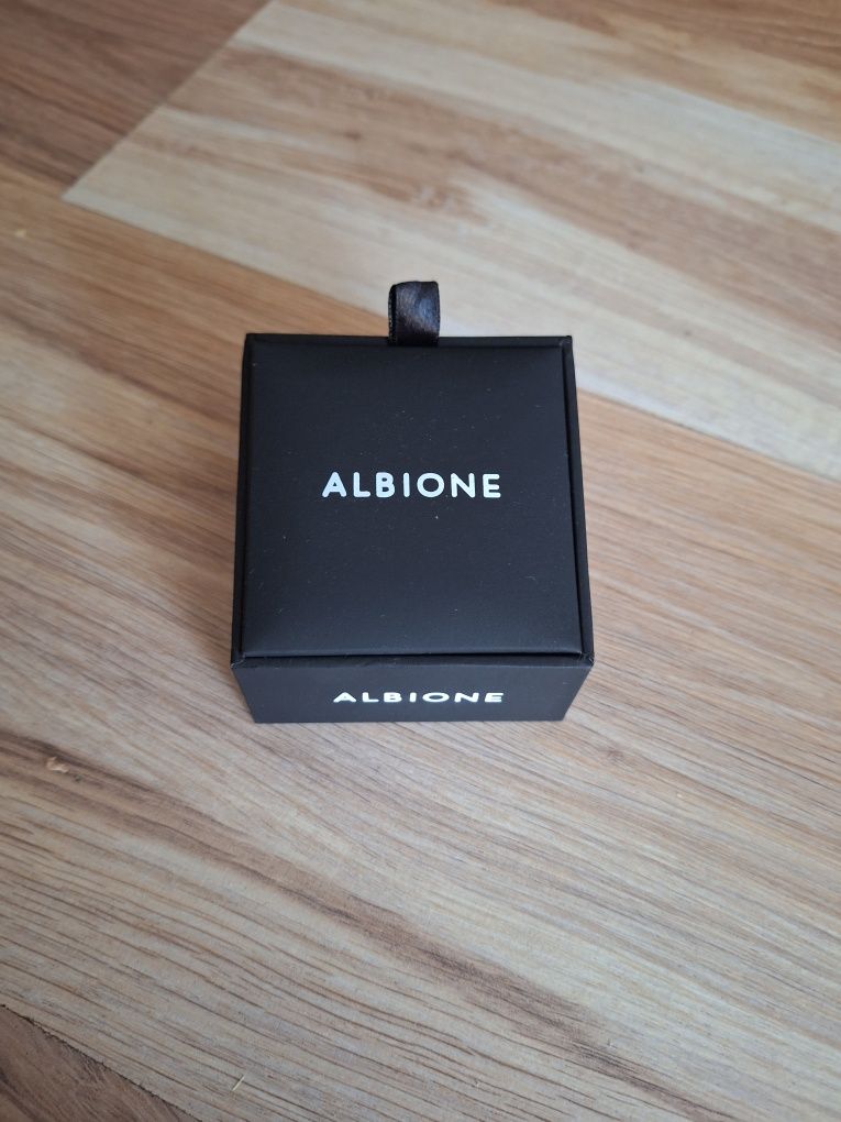 Nowe spinki do mankietów Albione
