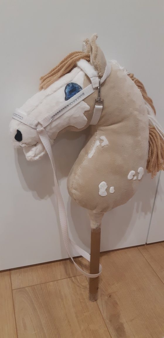 Hobby horse srokaty