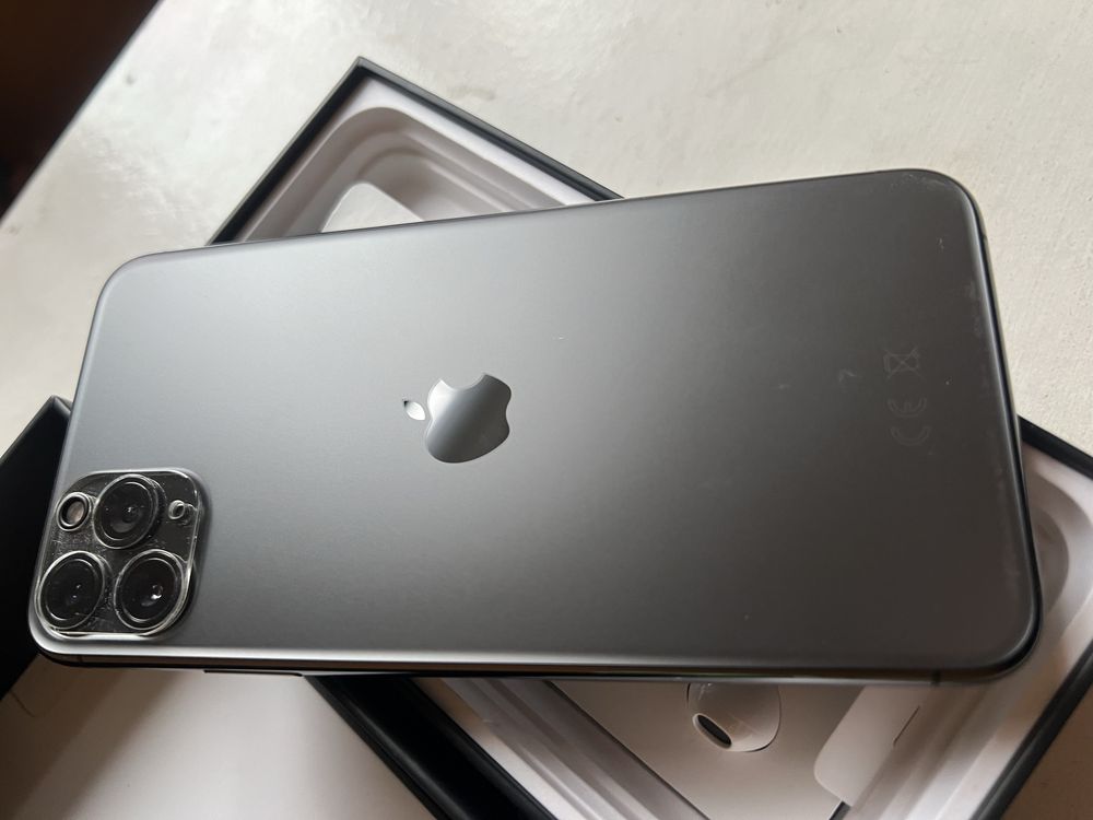 iPhone 11pro max 64Gb space gray