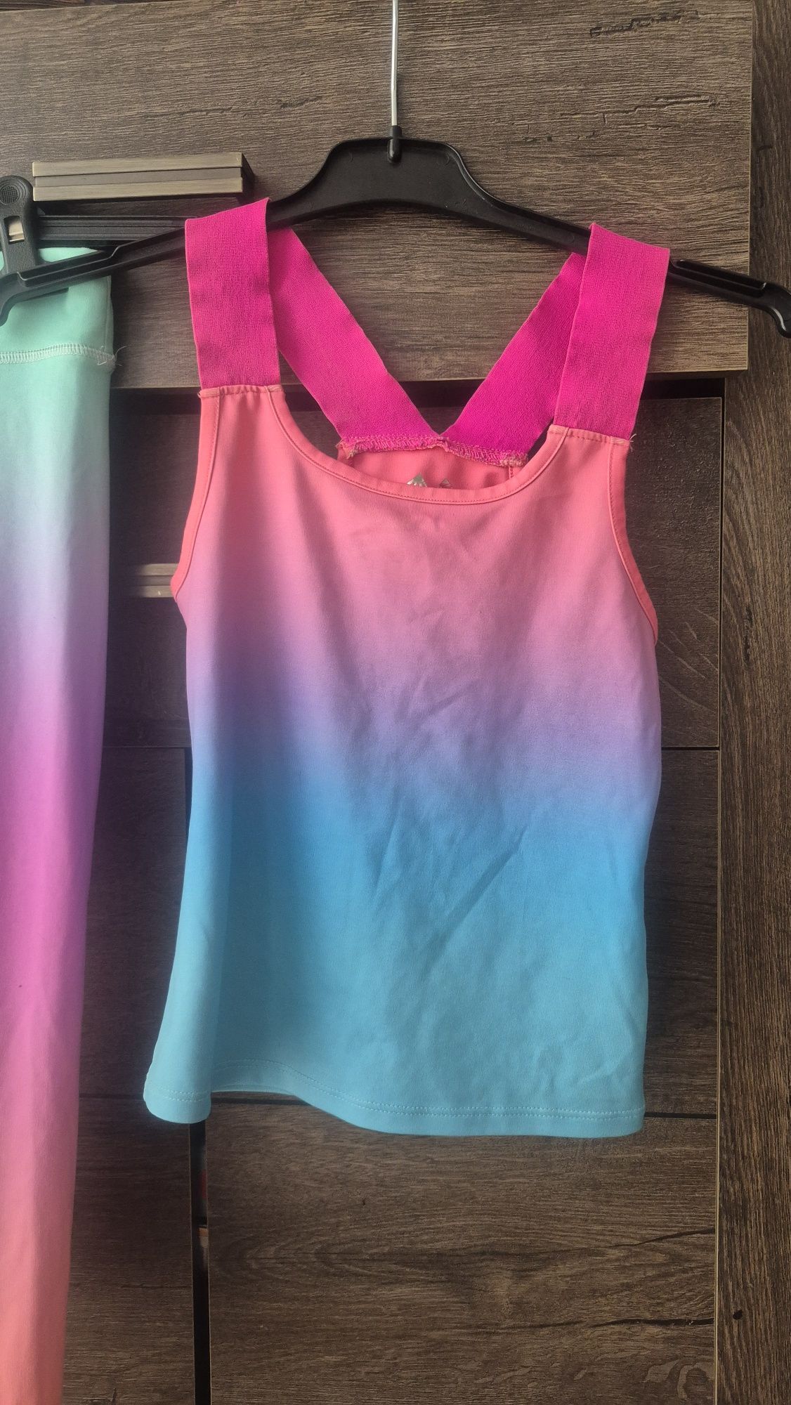 Strój do ćwiczeń dla dziewczynki top i legginsy H&M r. 134/140