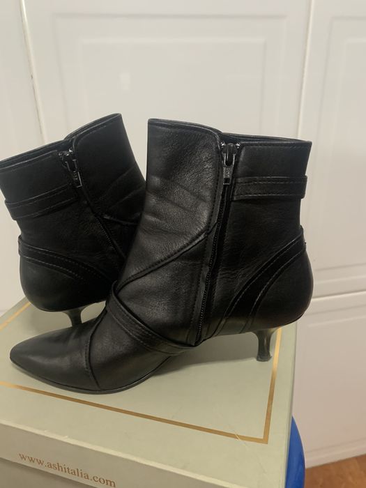 Botins de senhora em pele