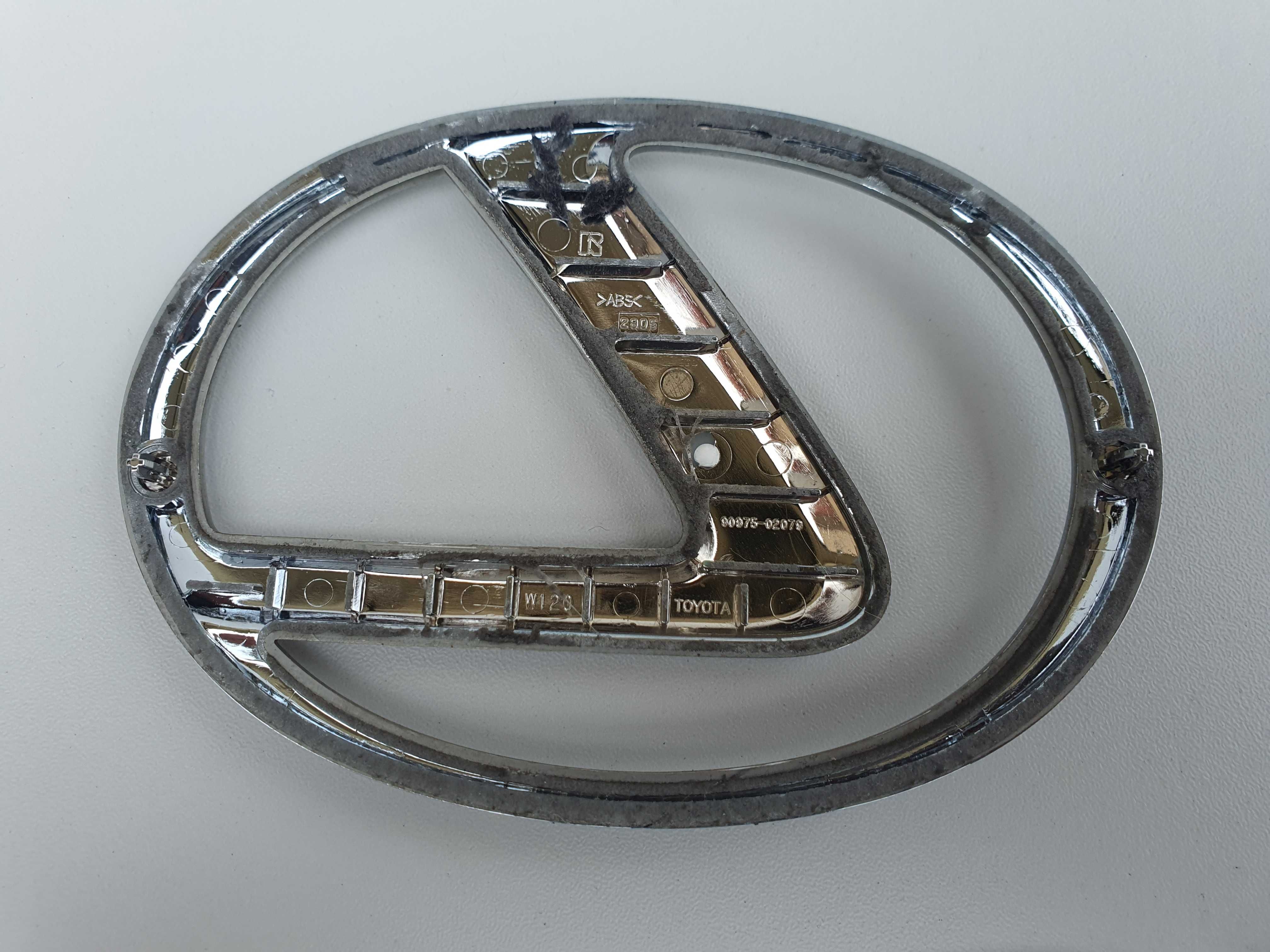 LEXUS IS220 IS220D znaczek emblemat klapy 06-13