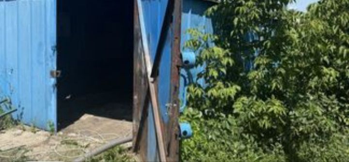 Продам свой металлический гараж на Основе 3,5*5,5м. Цена 30000гр.