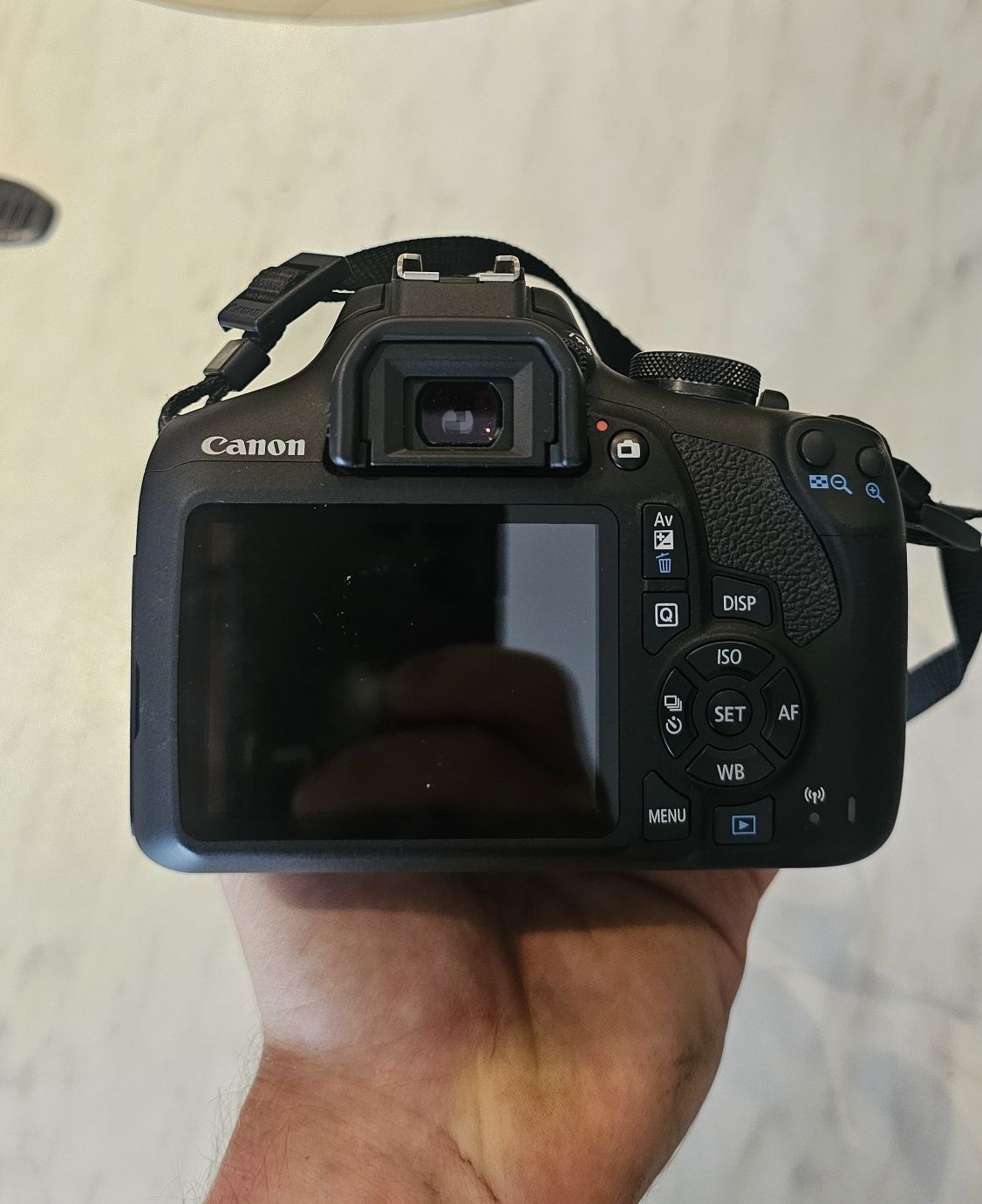 Aparat Canon EOS 2000D