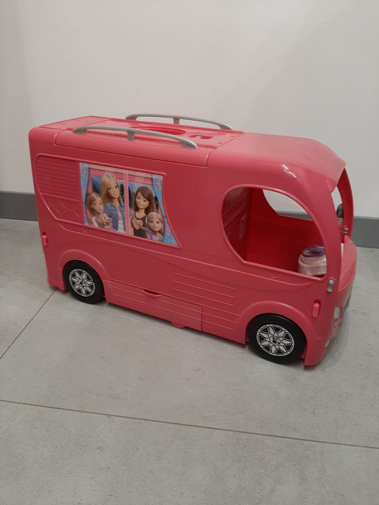 Samochód Barbie camper z basenem