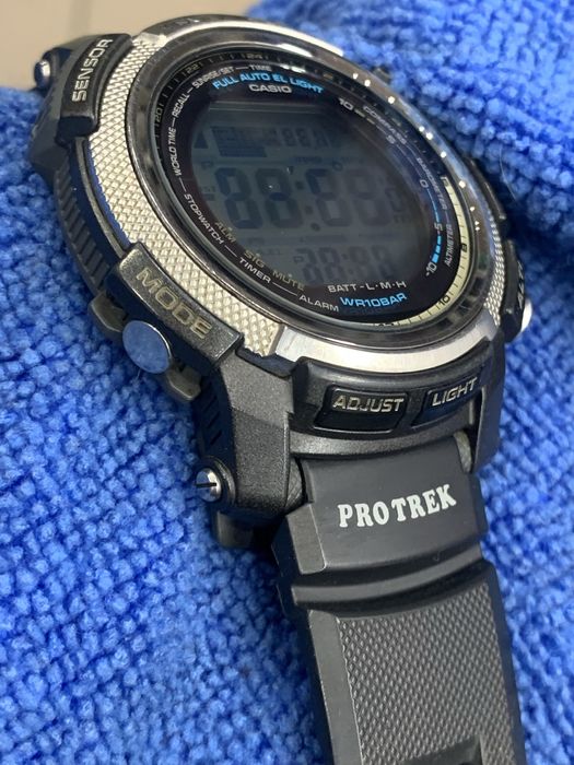 CASIO protrek часы .