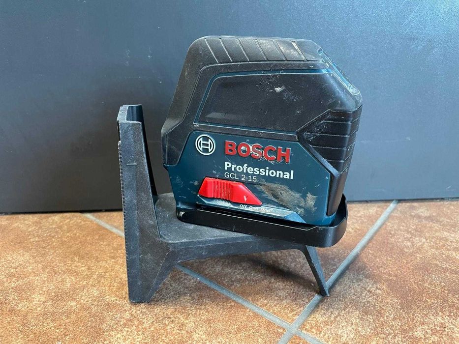 Laser krzyżowy BOSCH GCL 2-15 + stojak BOSCH RM 1
