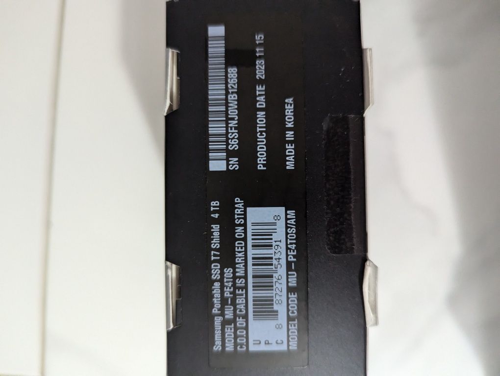 SSD накопичувач Samsung T7 Shield 4 TB
