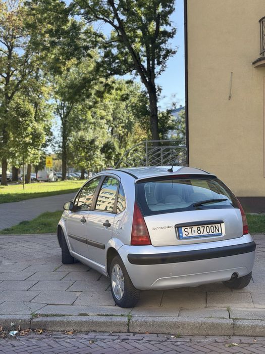 Auto Citroen C3 srebrny / 2004 / hatchback / benzyna