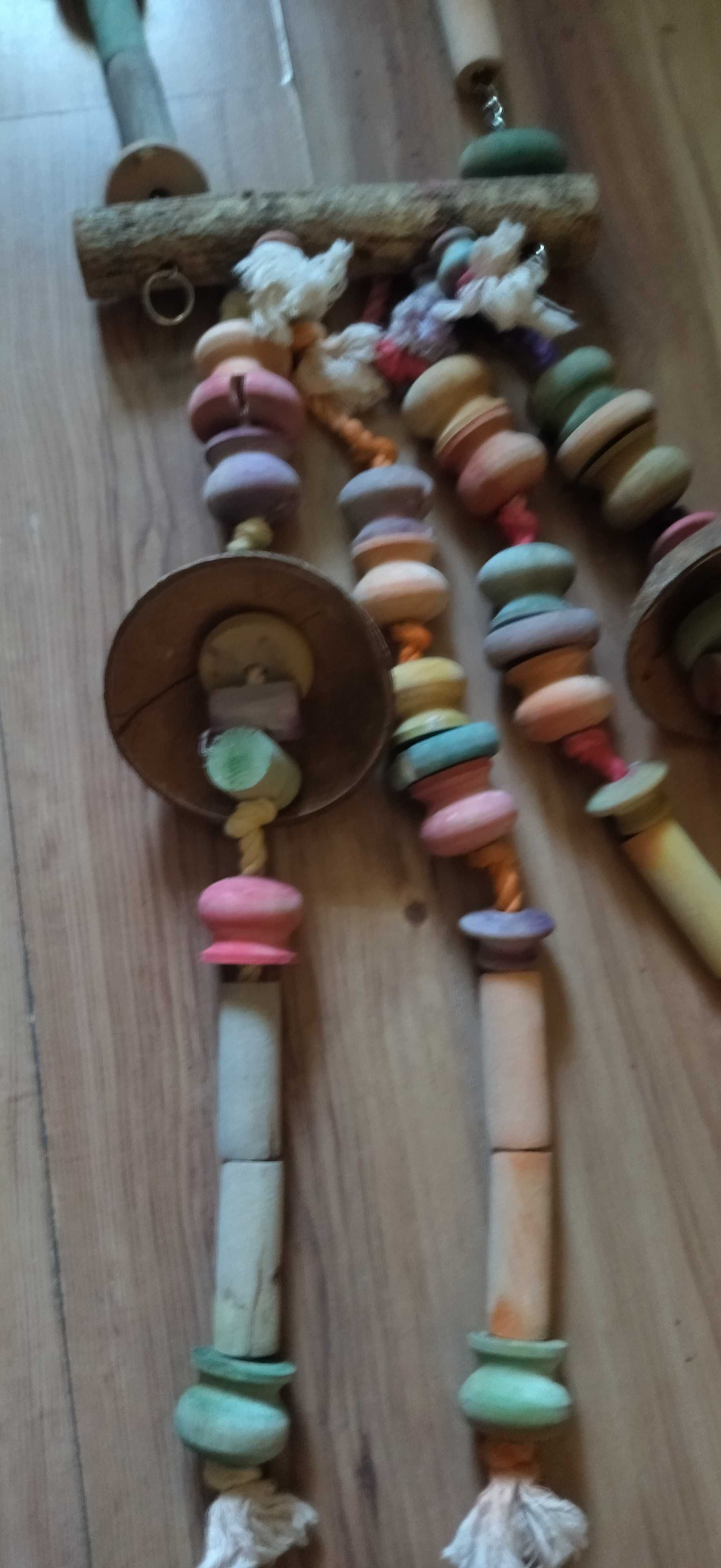 Zabawka dla dużych papug
