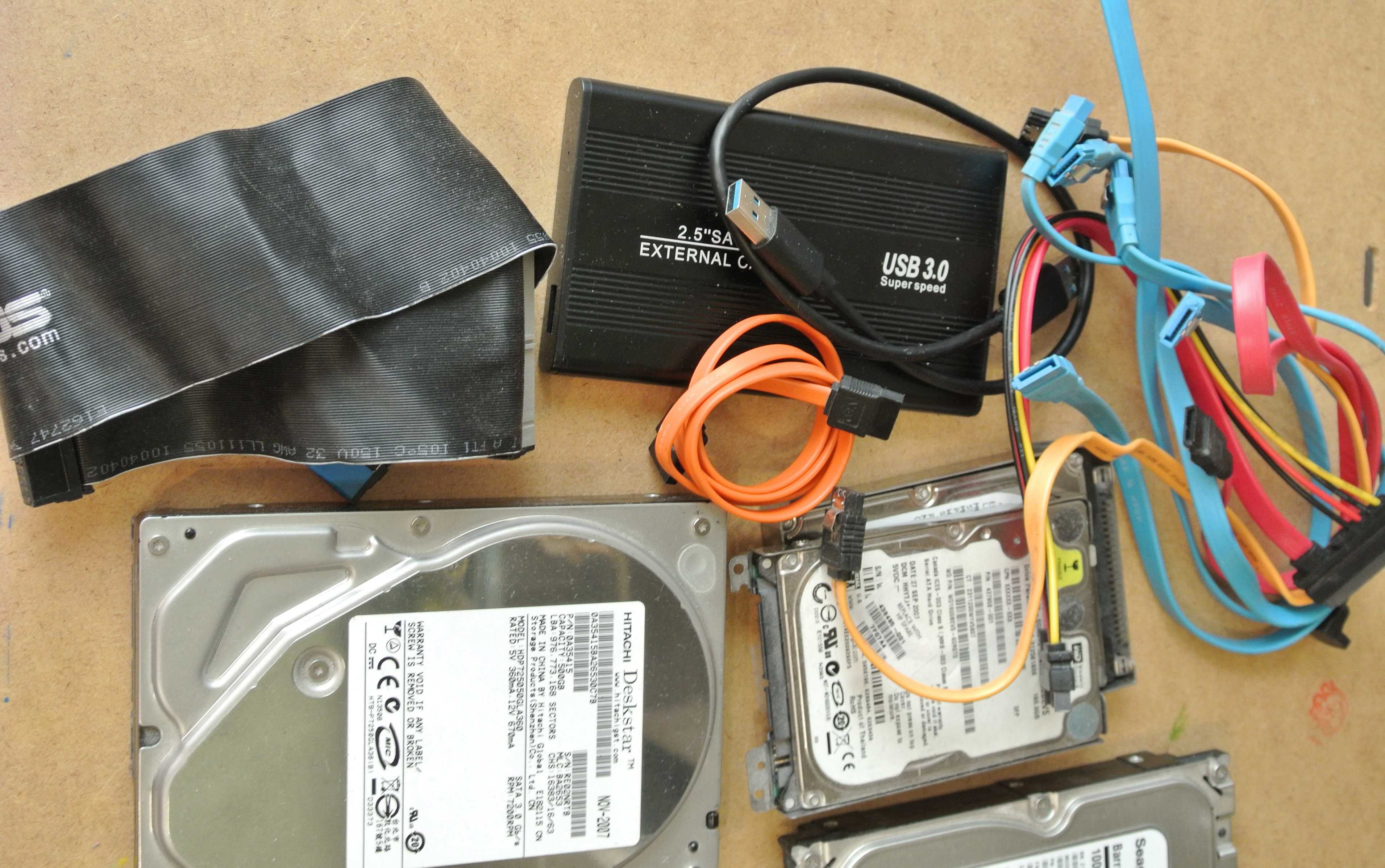 Dysk Dyski 3,5" 2,5" ATA SATA adaptery ata sata pamięci taśmy kieszeń