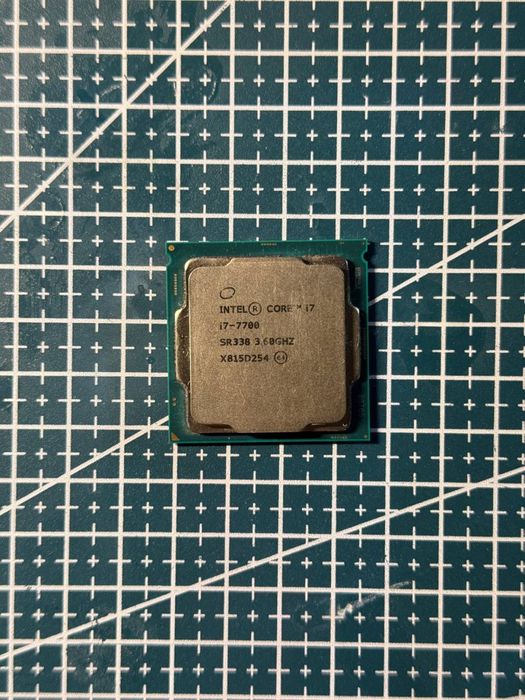 Intel Core i7-7700 — 4 ядра / 8 потоків / до 4.2 ГГц / LGA1151