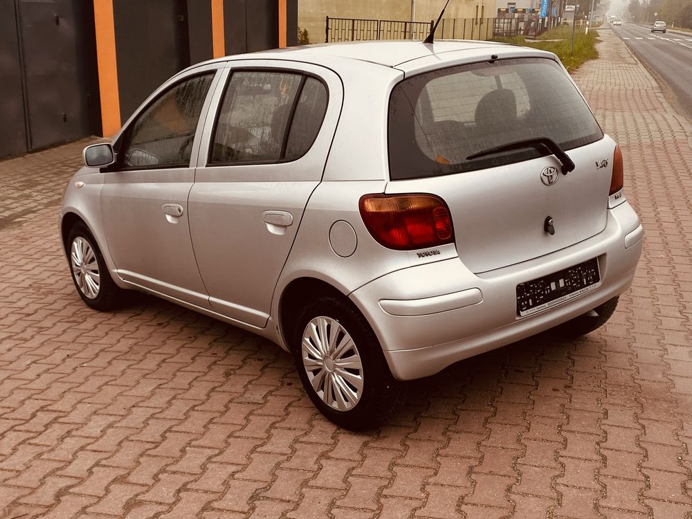 sprzedam toyota yaris rok 2004 1,0 5-drzwi klima i 1-właścicel