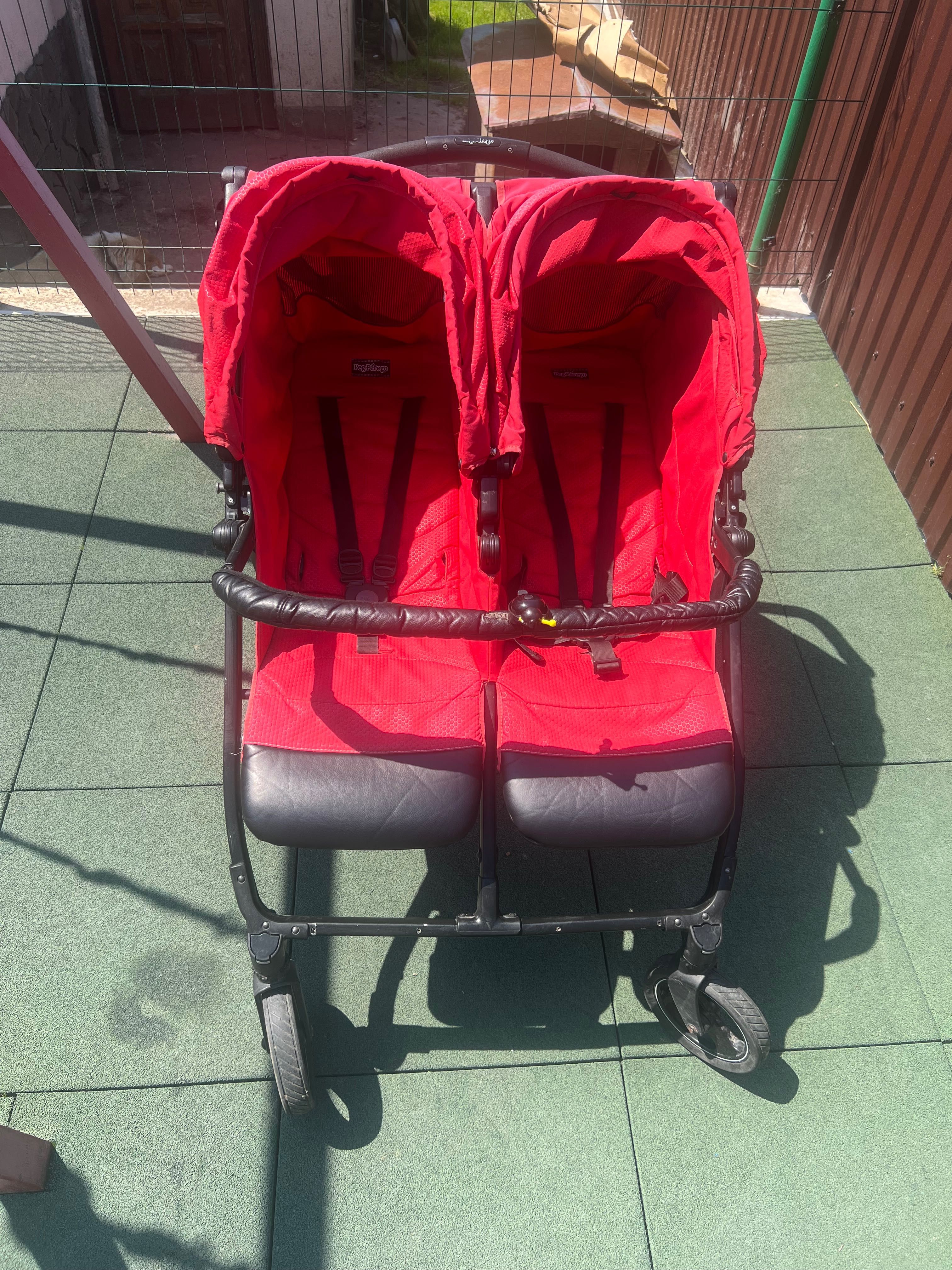 Коляска для двійні peg perego