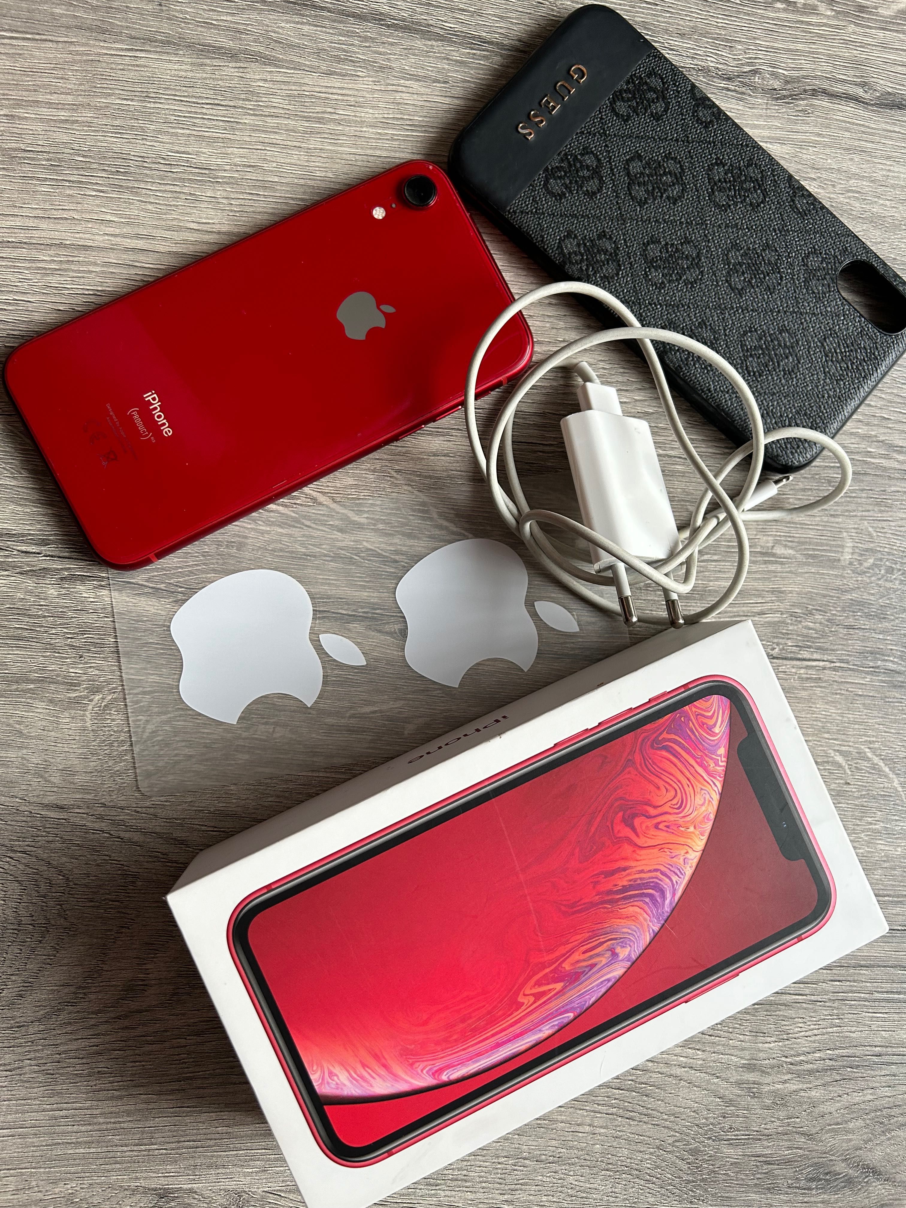 iPhone XR czerwony